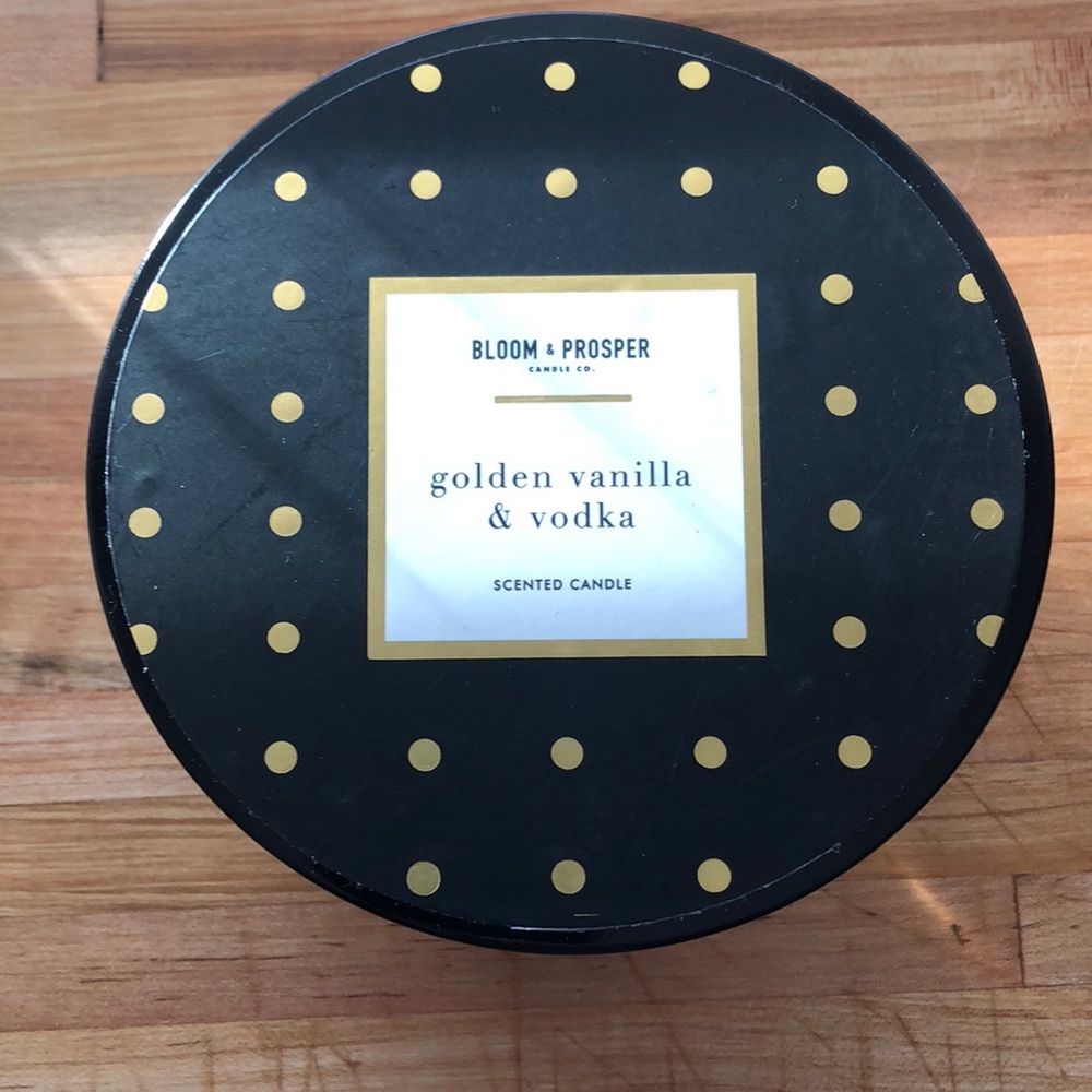Bloom and Prosper-Golden Vanilla & Vodka scented candle